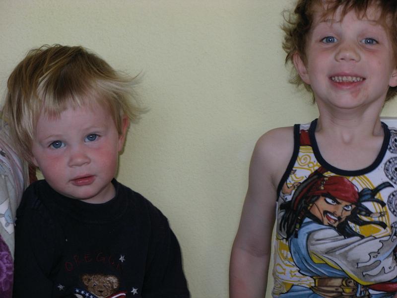 20080412.jpg - [en]12 March 2008 - Joel is happy, but Eric not?!?[fr]12 mars 2008 - Joel est content, mais Eric pas tellement