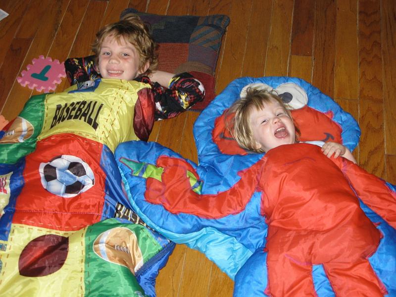 20081108.jpg - [en]8 November 2008, camping out in the living room[fr]8 novembre 2008, nous campons dans le salon