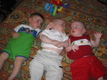 Douglas, Cameron, Joël on the carpet